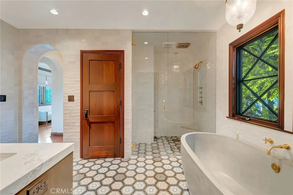 293 Saint Joseph Avenue Long Beach, CA 90803