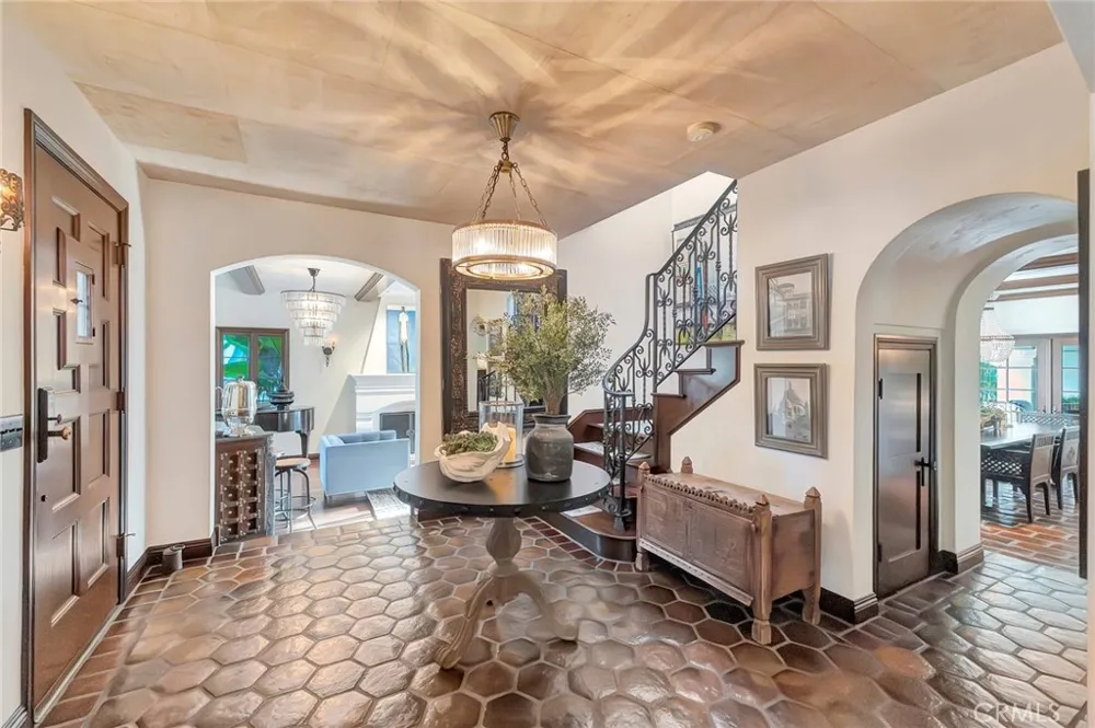 293 Saint Joseph Avenue Long Beach, CA 90803