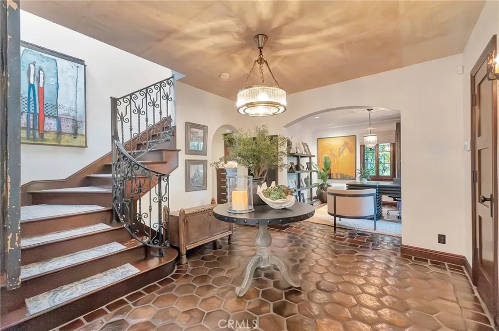 293 Saint Joseph Avenue Long Beach, CA 90803