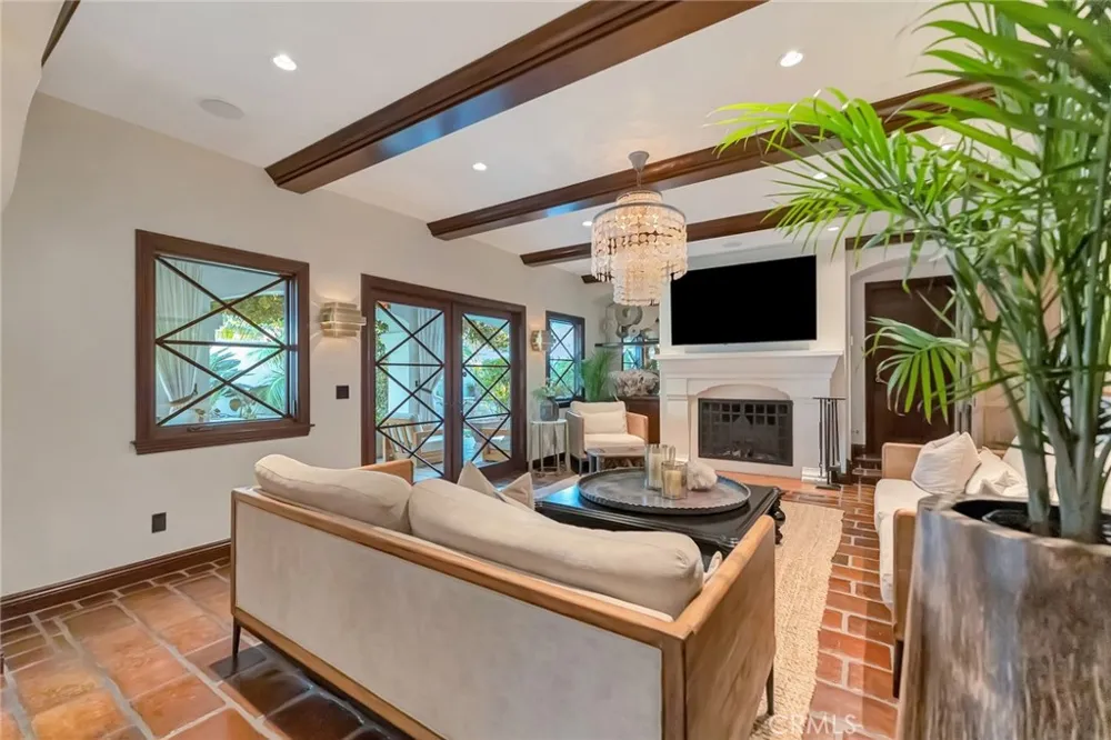 293 Saint Joseph Avenue Long Beach, CA 90803