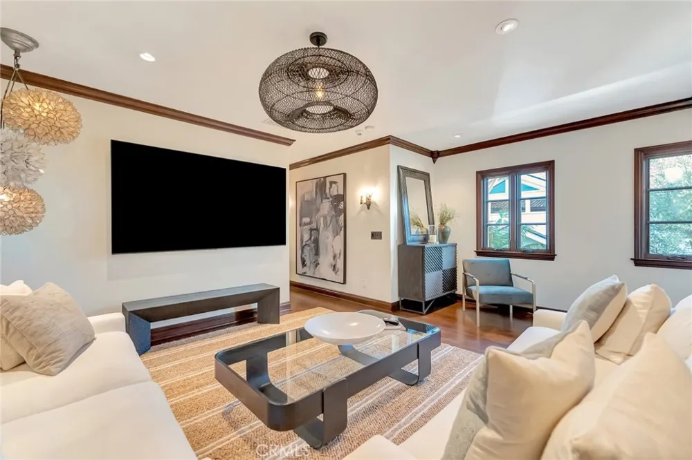 293 Saint Joseph Avenue Long Beach, CA 90803