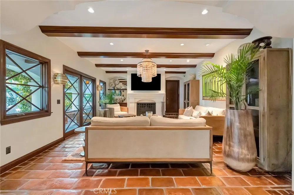 293 Saint Joseph Avenue Long Beach, CA 90803