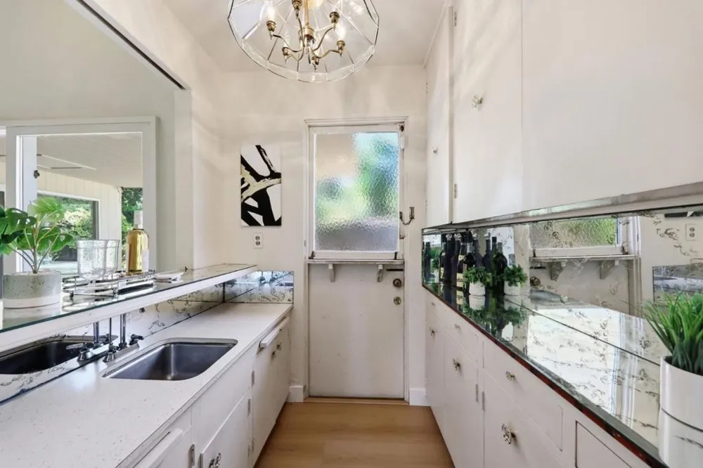2 Irving Avenue Atherton, CA 94027