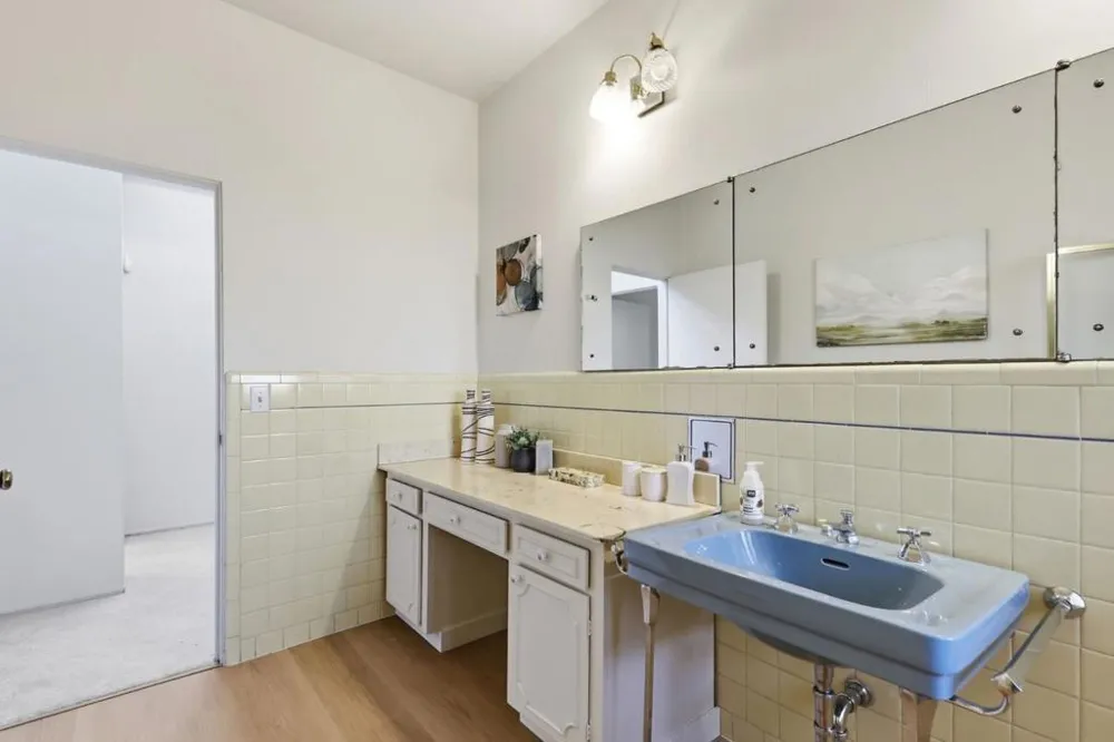 2 Irving Avenue Atherton, CA 94027