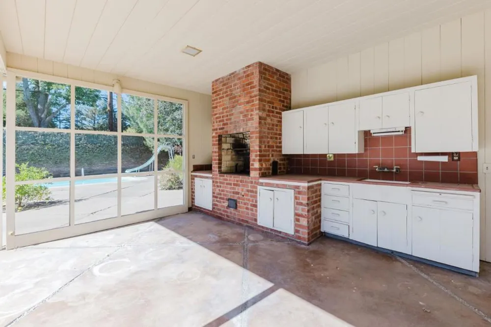 2 Irving Avenue Atherton, CA 94027