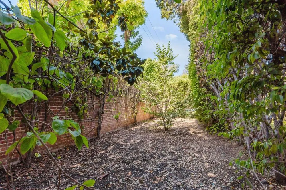 2 Irving Avenue Atherton, CA 94027