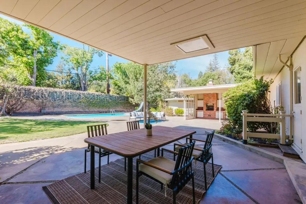 2 Irving Avenue Atherton, CA 94027