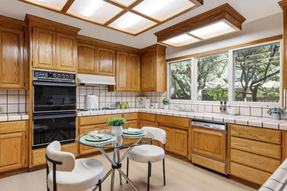 2 Irving Avenue Atherton, CA 94027