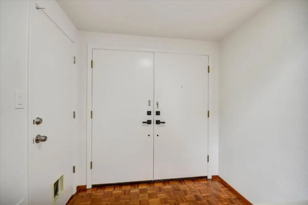 1665 Toyon Court San Mateo, CA 94403
