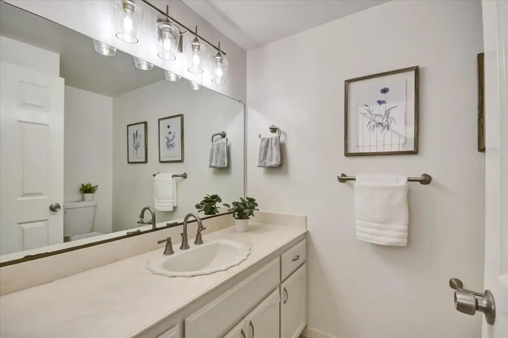1665 Toyon Court San Mateo, CA 94403