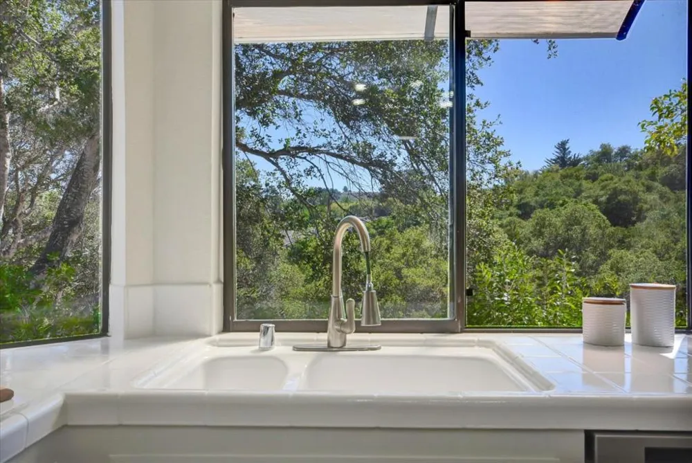 1665 Toyon Court San Mateo, CA 94403