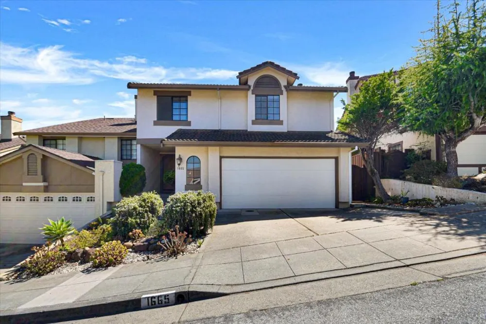 1665 Toyon Court San Mateo, CA 94403