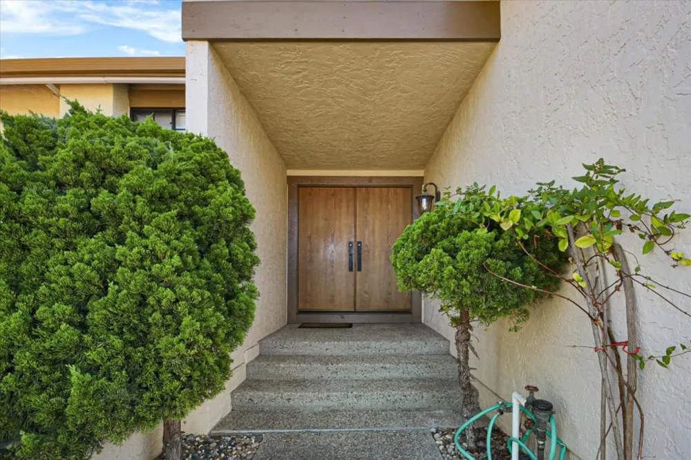 1665 Toyon Court San Mateo, CA 94403