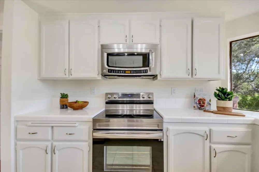 1665 Toyon Court San Mateo, CA 94403