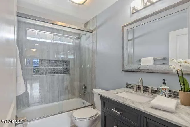 586 Schuman Place Ventura, CA 93003