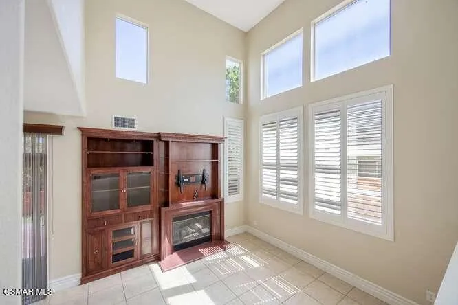586 Schuman Place Ventura, CA 93003