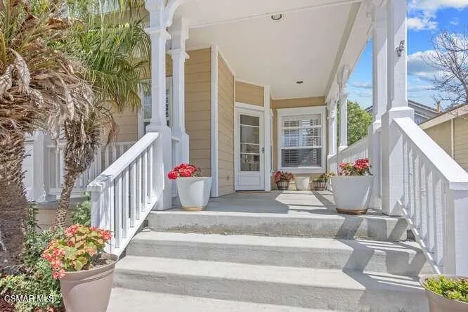 586 Schuman Place Ventura, CA 93003