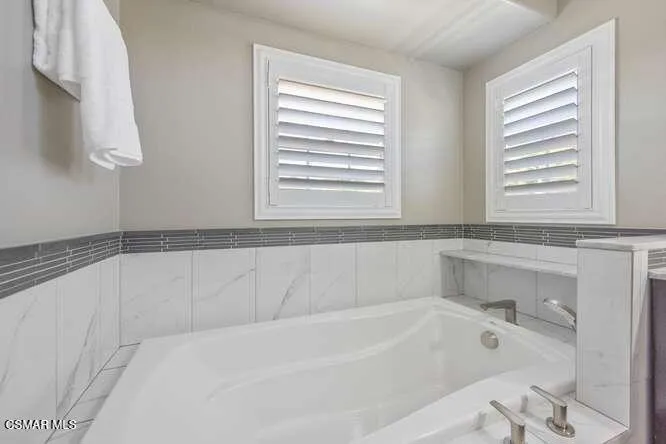 586 Schuman Place Ventura, CA 93003