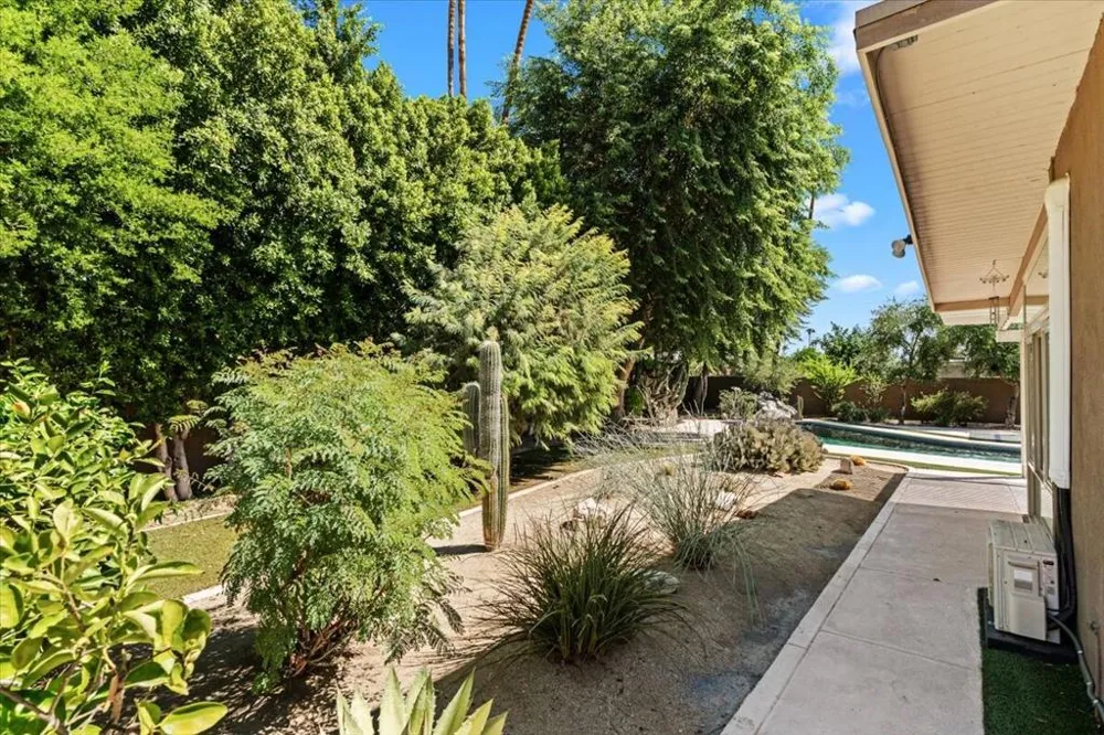 840 E Biltmore Place Palm Springs, CA 92264