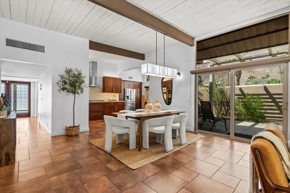 840 E Biltmore Place Palm Springs, CA 92264