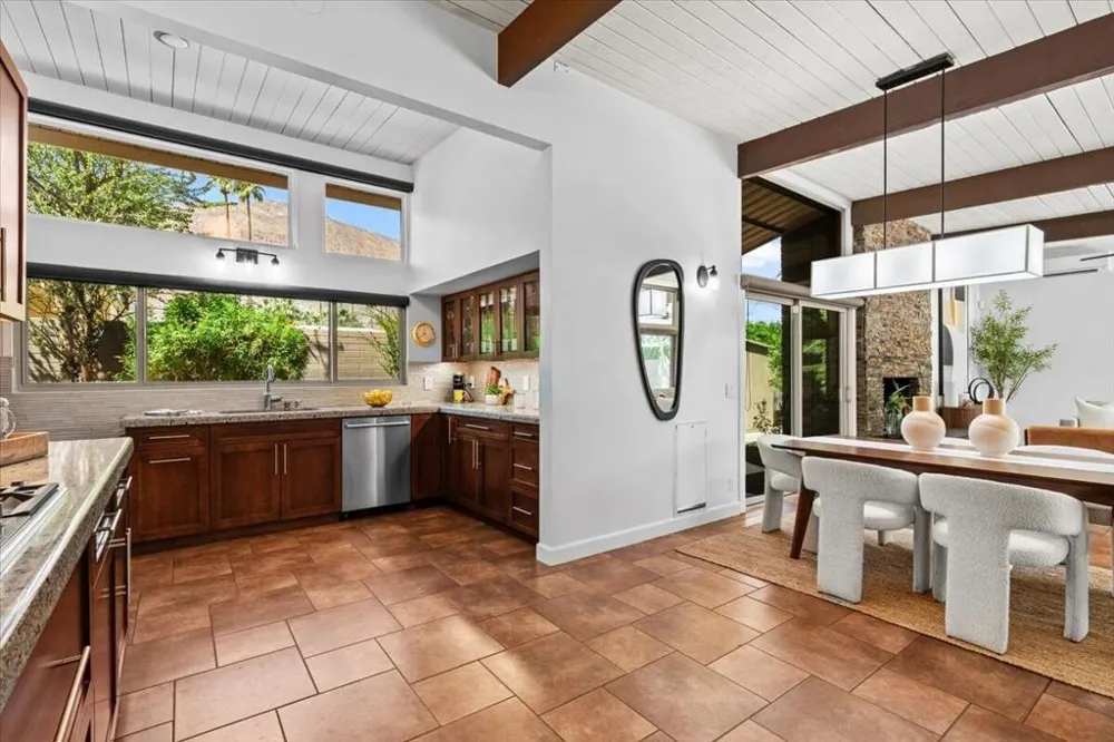 840 E Biltmore Place Palm Springs, CA 92264