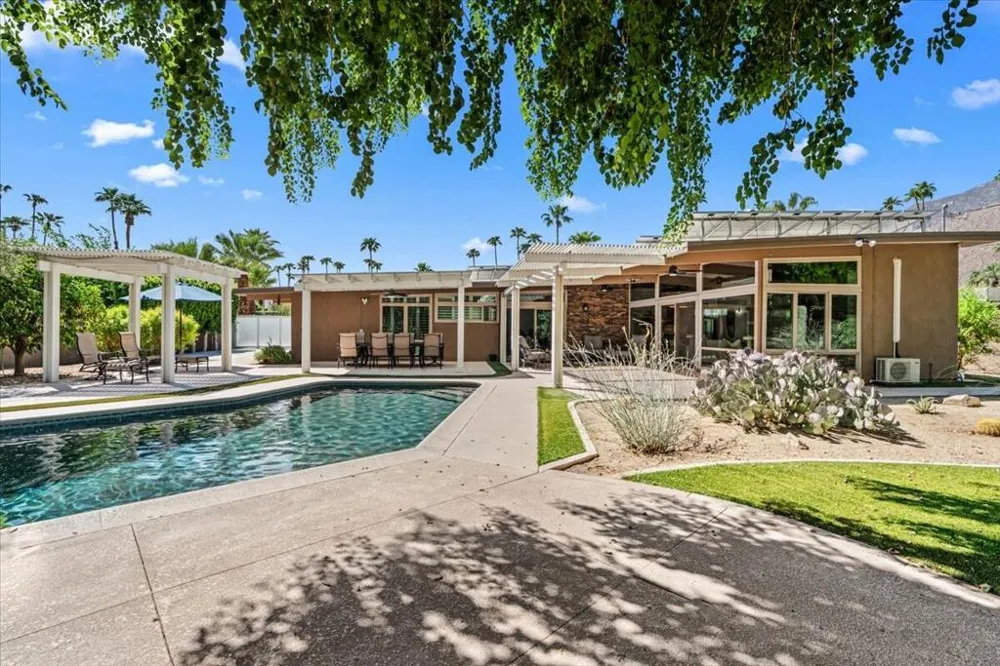 840 E Biltmore Place Palm Springs, CA 92264