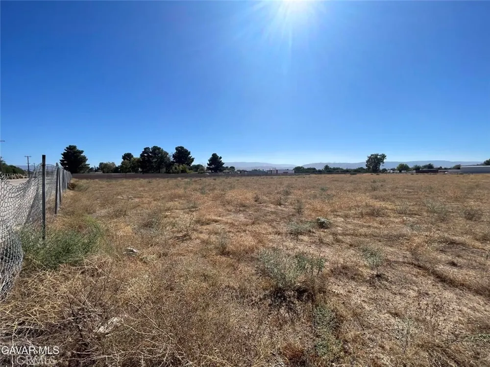 1 27th St West off Columbia Way Palmdale, CA 93551