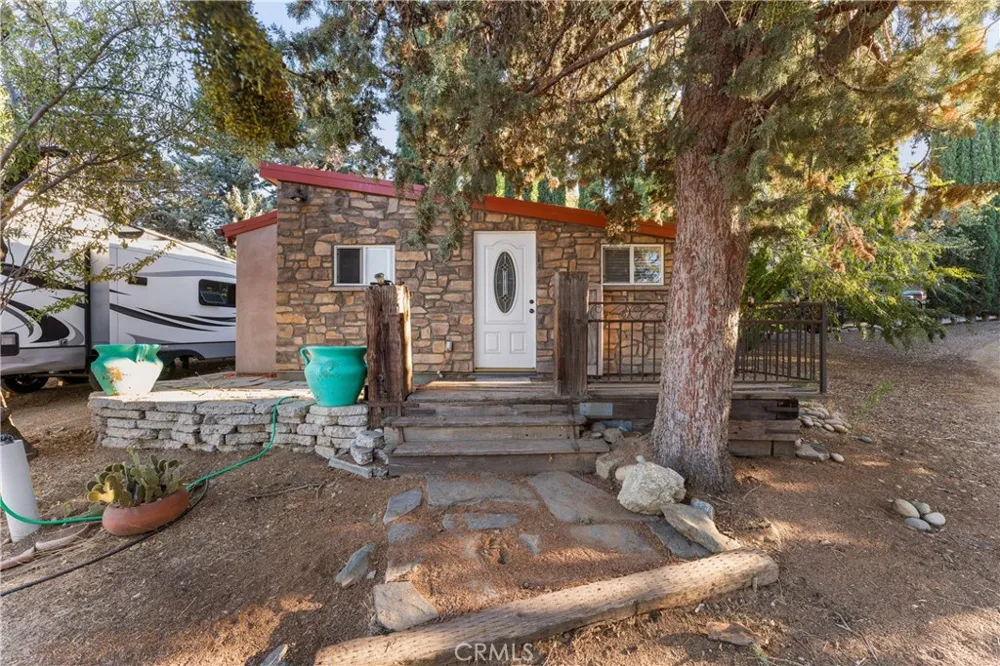 40016 90th st w Leona Valley, CA 93551