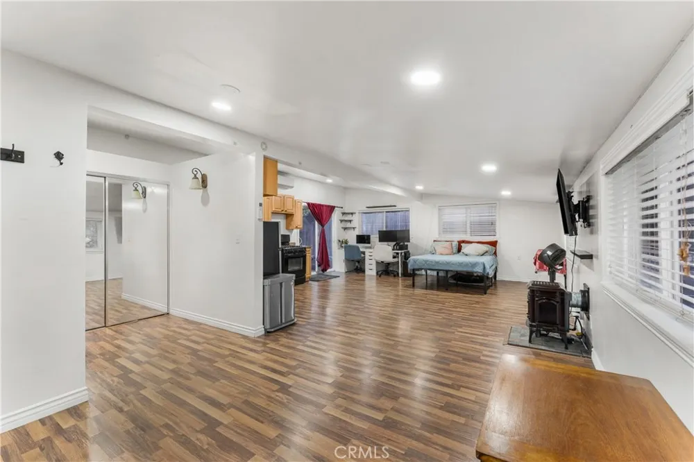 40016 90th st w Leona Valley, CA 93551