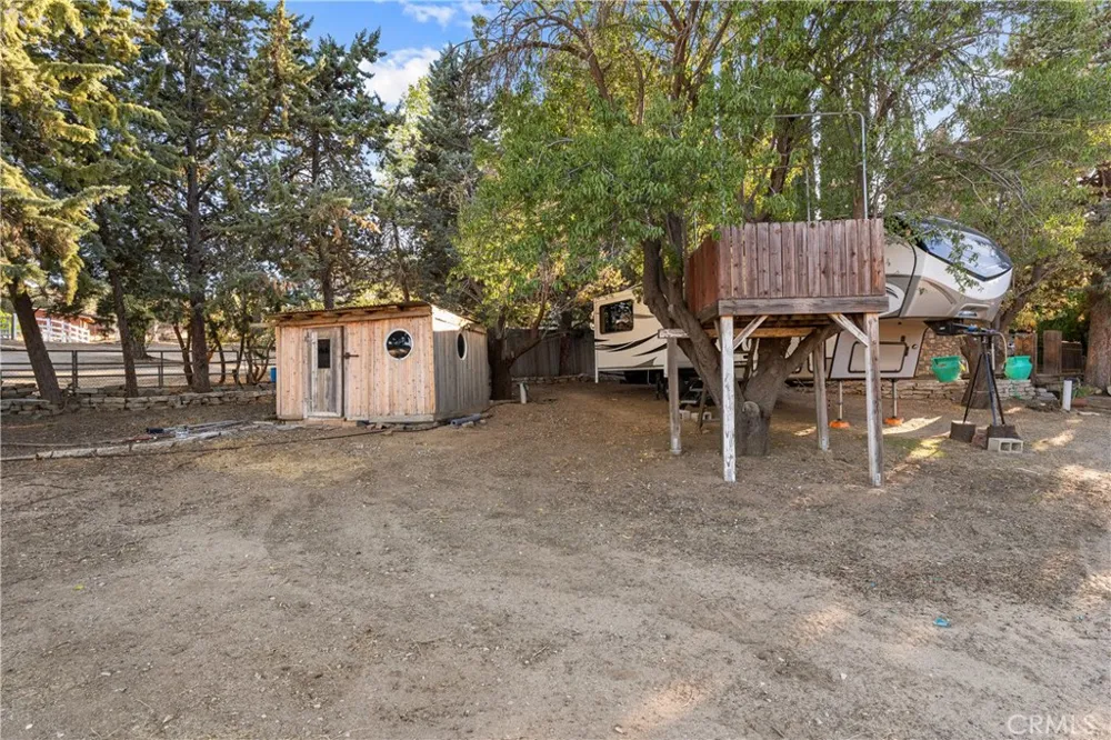 40016 90th st w Leona Valley, CA 93551