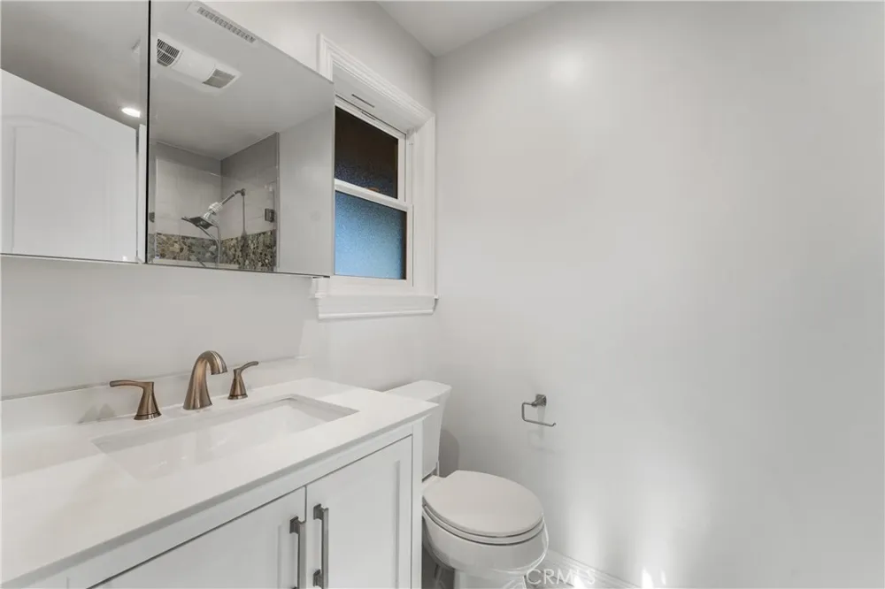 40016 90th st w Leona Valley, CA 93551