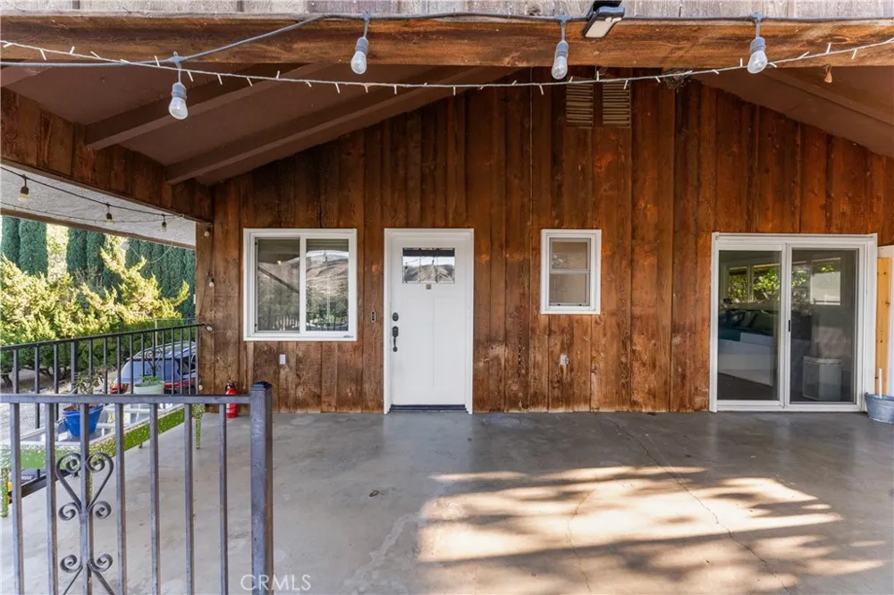 40016 90th st w Leona Valley, CA 93551