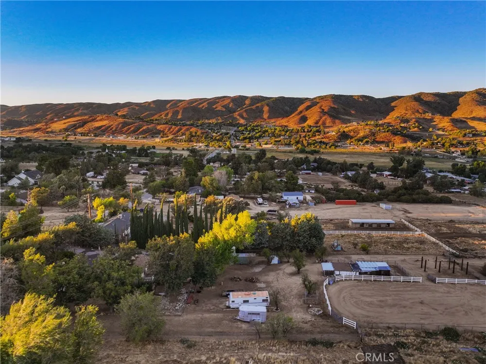 40016 90th st w Leona Valley, CA 93551
