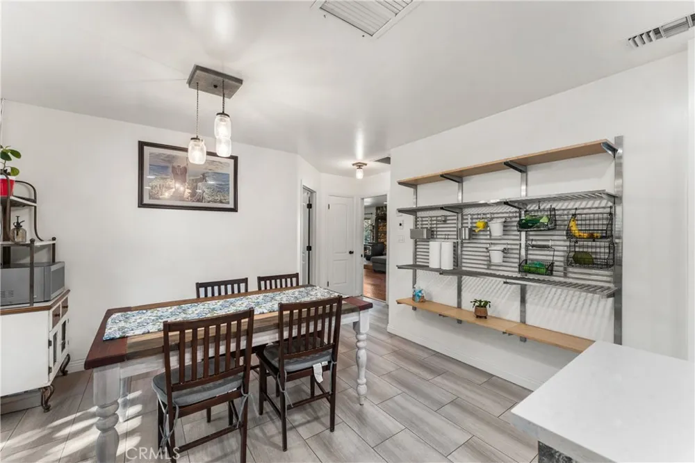 40016 90th st w Leona Valley, CA 93551