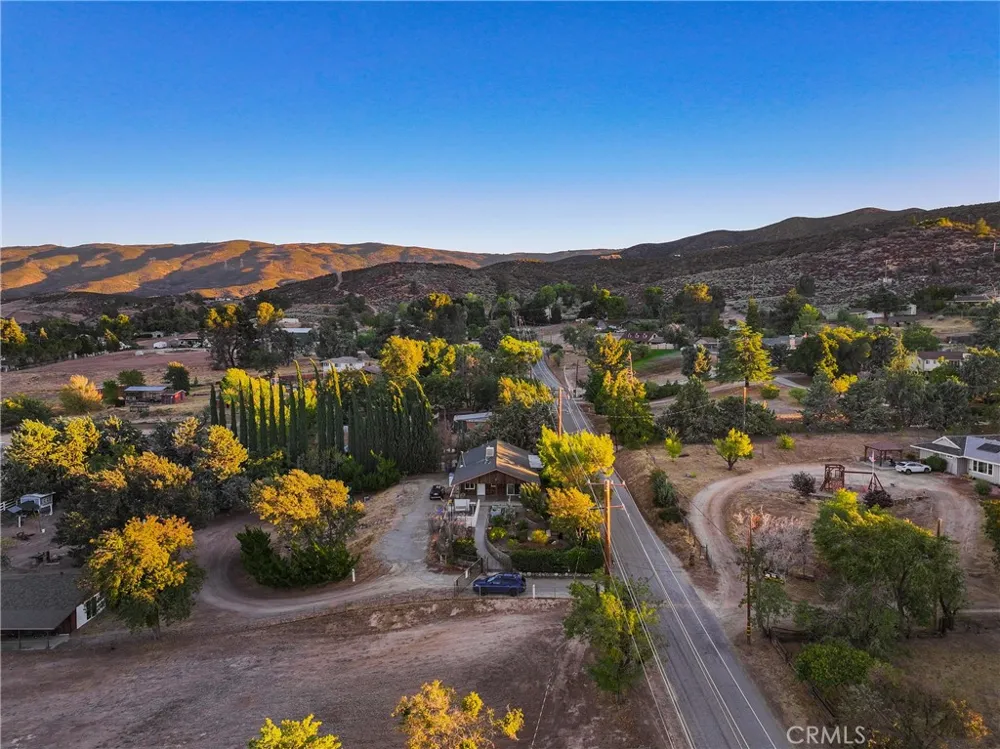 40016 90th st w Leona Valley, CA 93551