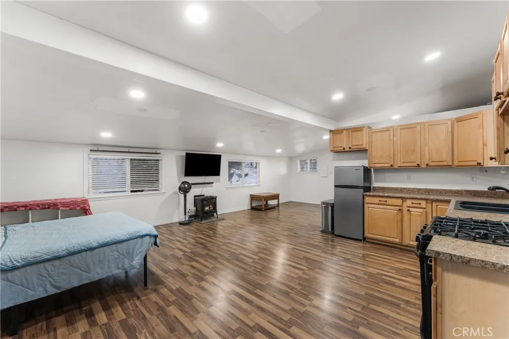 40016 90th st w Leona Valley, CA 93551