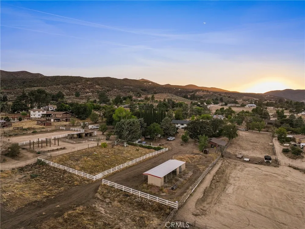 40016 90th st w Leona Valley, CA 93551