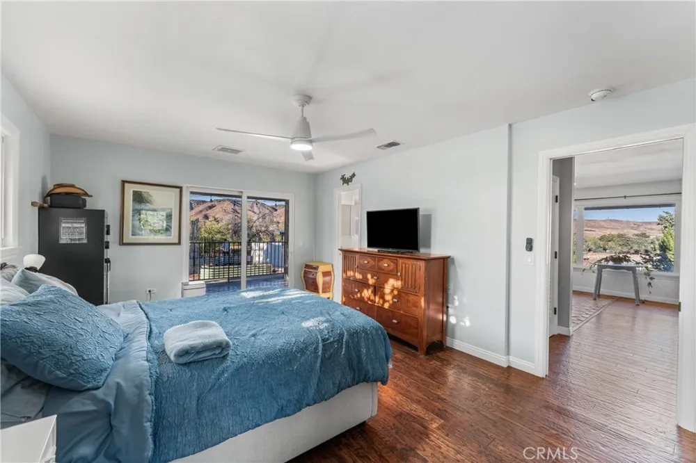 40016 90th st w Leona Valley, CA 93551