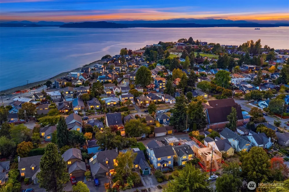 3435 61st Avenue SW Seattle, WA 98116