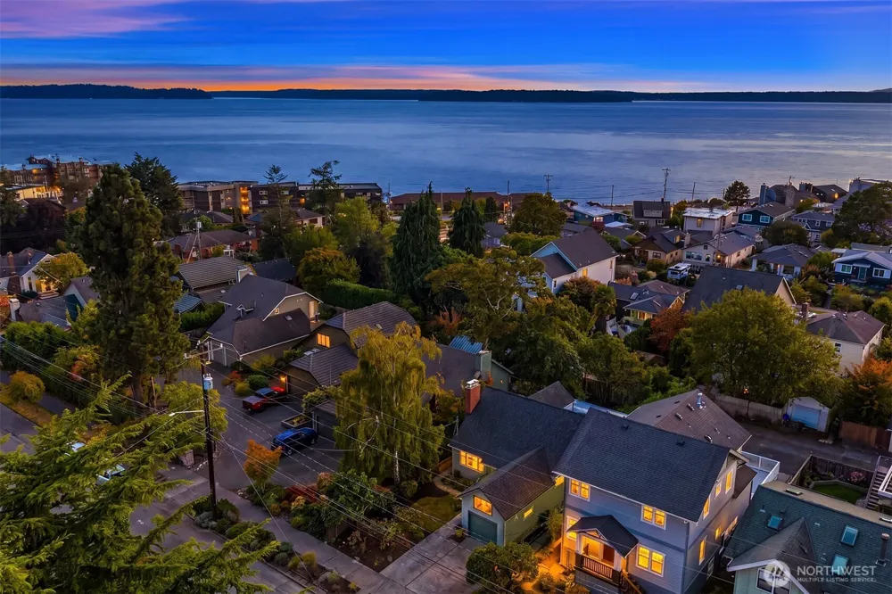 3435 61st Avenue SW Seattle, WA 98116