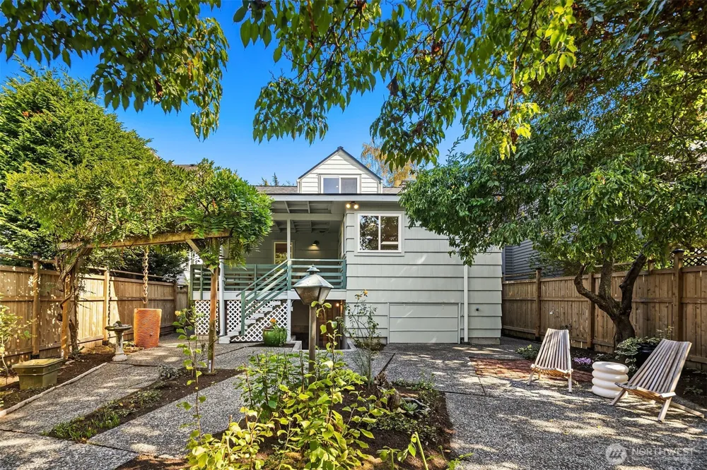 3435 61st Avenue SW Seattle, WA 98116