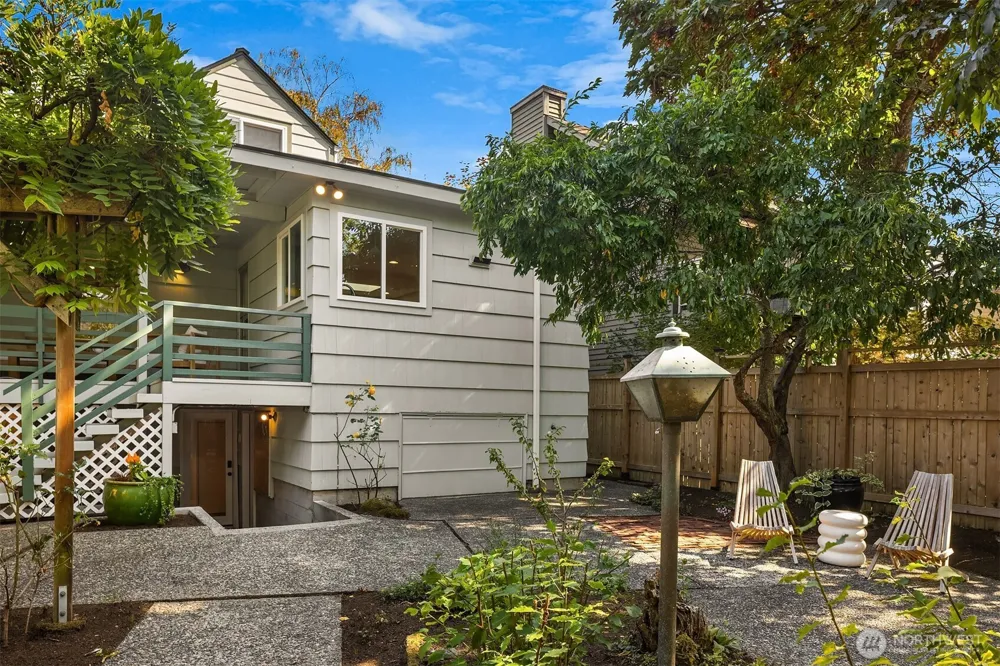 3435 61st Avenue SW Seattle, WA 98116