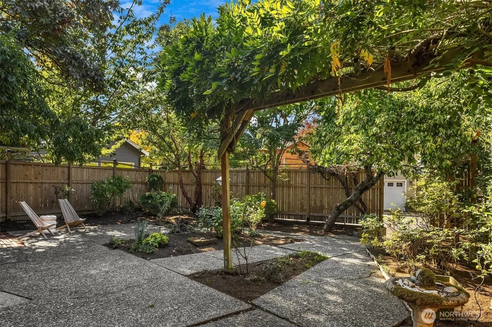 3435 61st Avenue SW Seattle, WA 98116