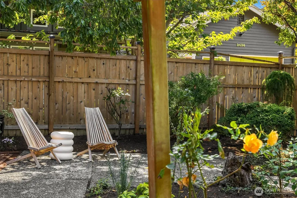 3435 61st Avenue SW Seattle, WA 98116