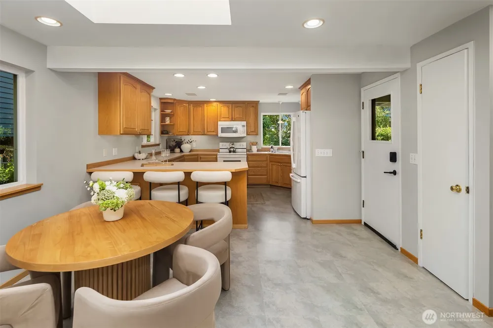 3435 61st Avenue SW Seattle, WA 98116