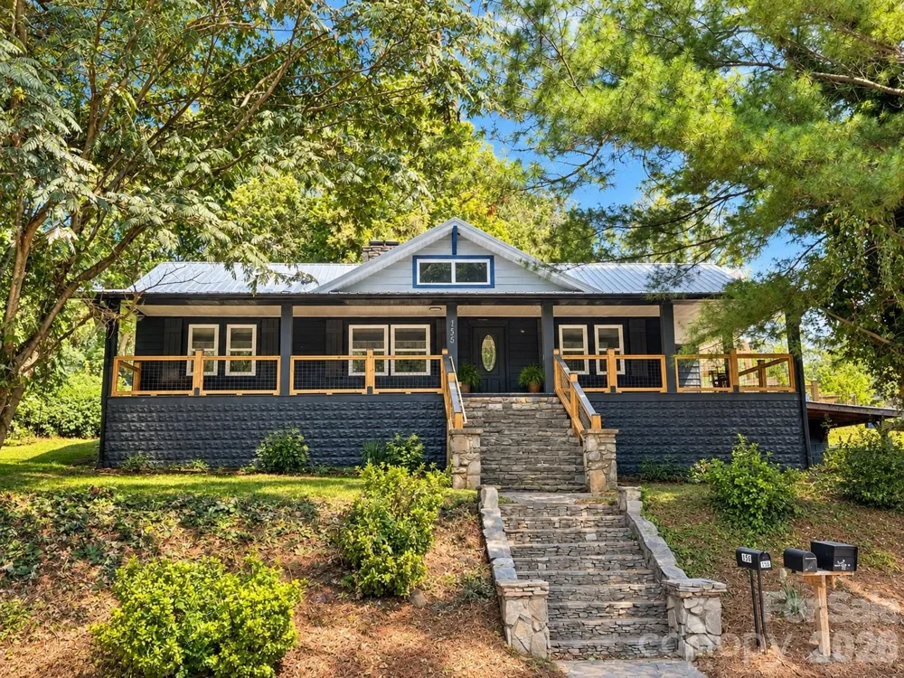156 State Street Asheville, NC 28806