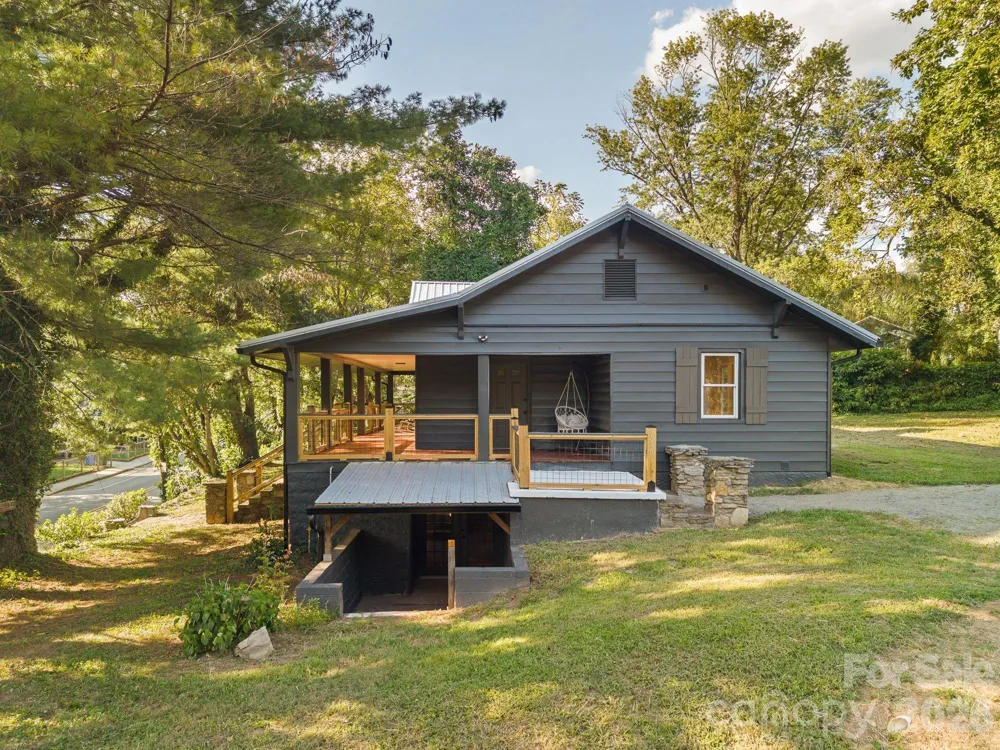 156 State Street Asheville, NC 28806
