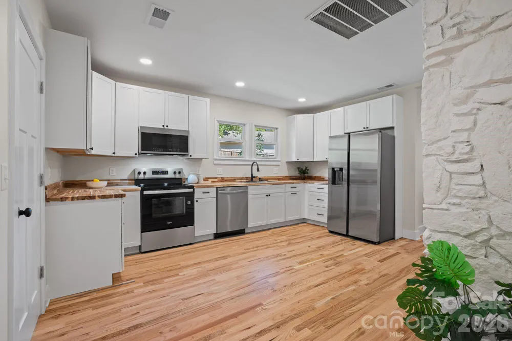 156 State Street Asheville, NC 28806