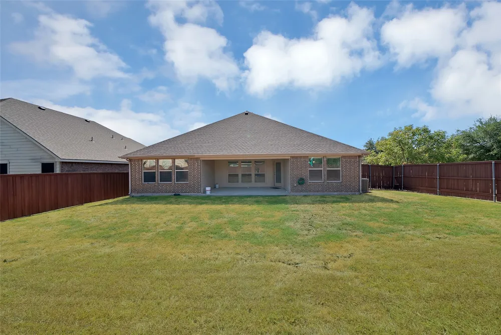 2029 Wellington Point Heartland, TX 75126