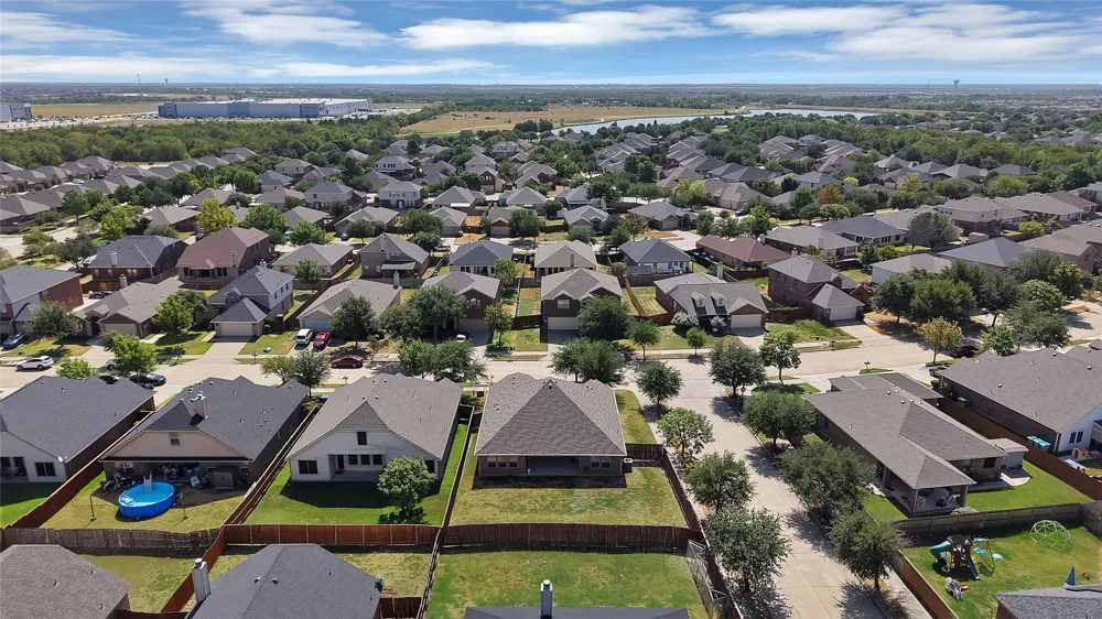 2029 Wellington Point Heartland, TX 75126